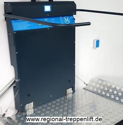 Plattformlift im Treppenhaus in Eppendorf, Sachsen